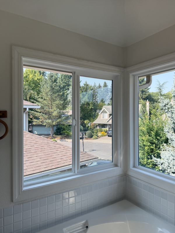 Screenshot 2025-09-30 at 8.32.48 PM Glass windows around large bathtub