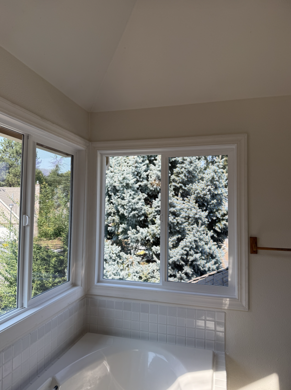 Screenshot 2025-09-30 at 8.33.03 PM Glass windows around bathtub